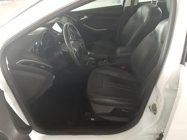 Vendo ou troco Ford Focus Sedan Titanium Automatizado 2.0 2015 77.200 km R$49.900,00 - Foto 7