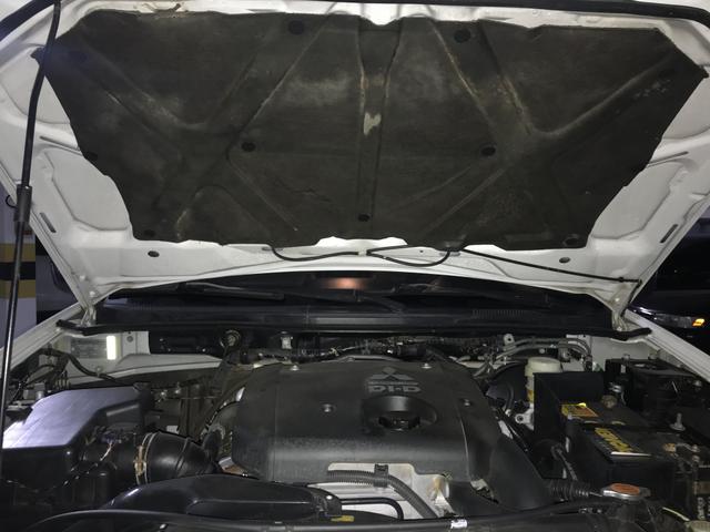 Mitsubishi Triton branca diesel 3.2 Hpe 2013 / 2013 4x4. Muito nova. 4 pneus novos - Foto 16