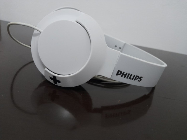 philips bass  shl3075wt