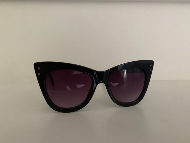 óculos de sol modelo gatinho 