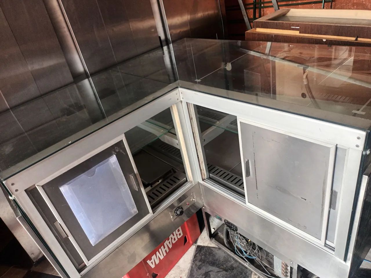Vitrine Expositora de Vidro ,refrigerada e quente  - Foto 4