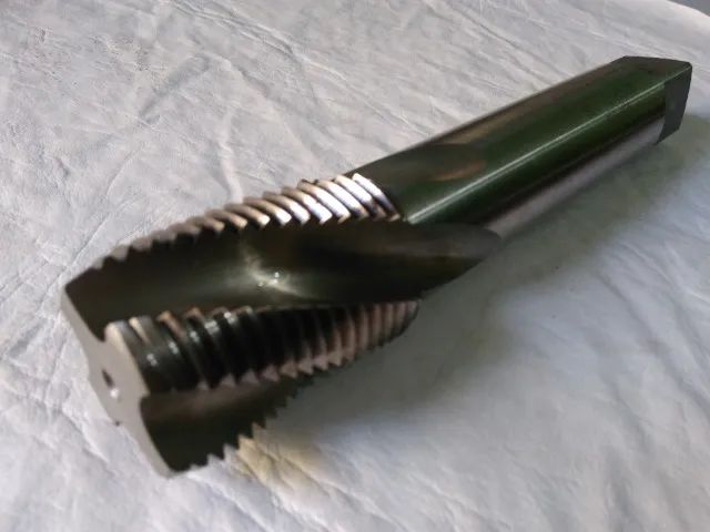 Macho 1.1/2" 8UN