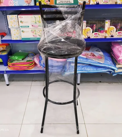 Banqueta Alta Preta Com Assento Preto