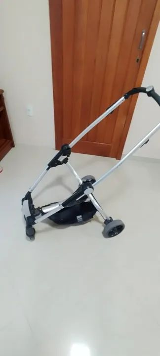 Carrinho + Moisés + bebê conforto + base para assento carro - Foto 4
