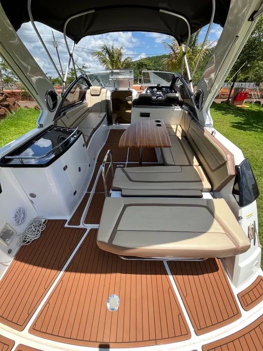 Lancha Focker 30.5 Black Edition - Estado de Zero!!  - Foto 4