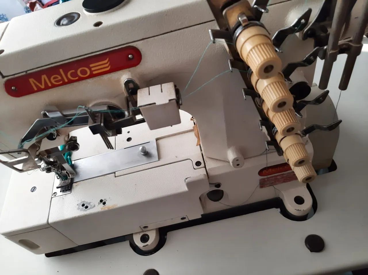 MAQUINA DE COSTURA GALONEIRA MELCO - Foto 5