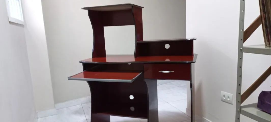 Escrivaninha para computador