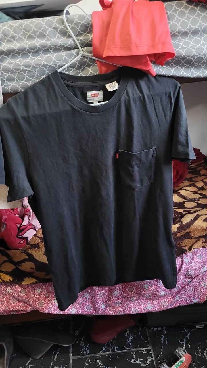Combo camiseta levis e nike P masculina  - Foto 2