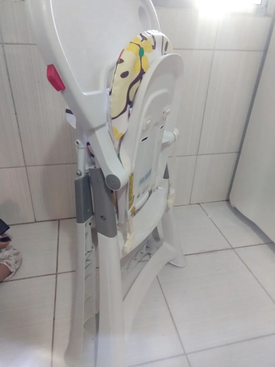 Cadeira de Alimentação Infantil Dobrável