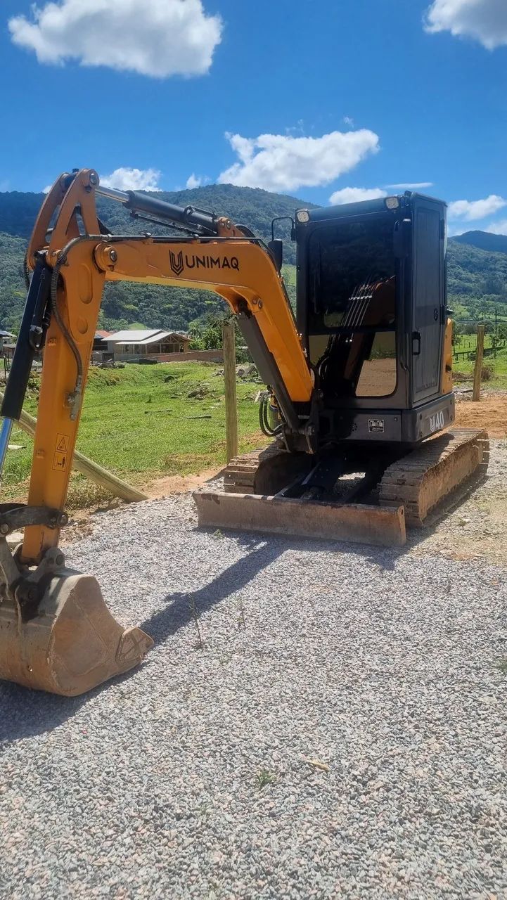Mini  Escavadeira Hidraulica LTMG40 com 400 horas - Foto 2