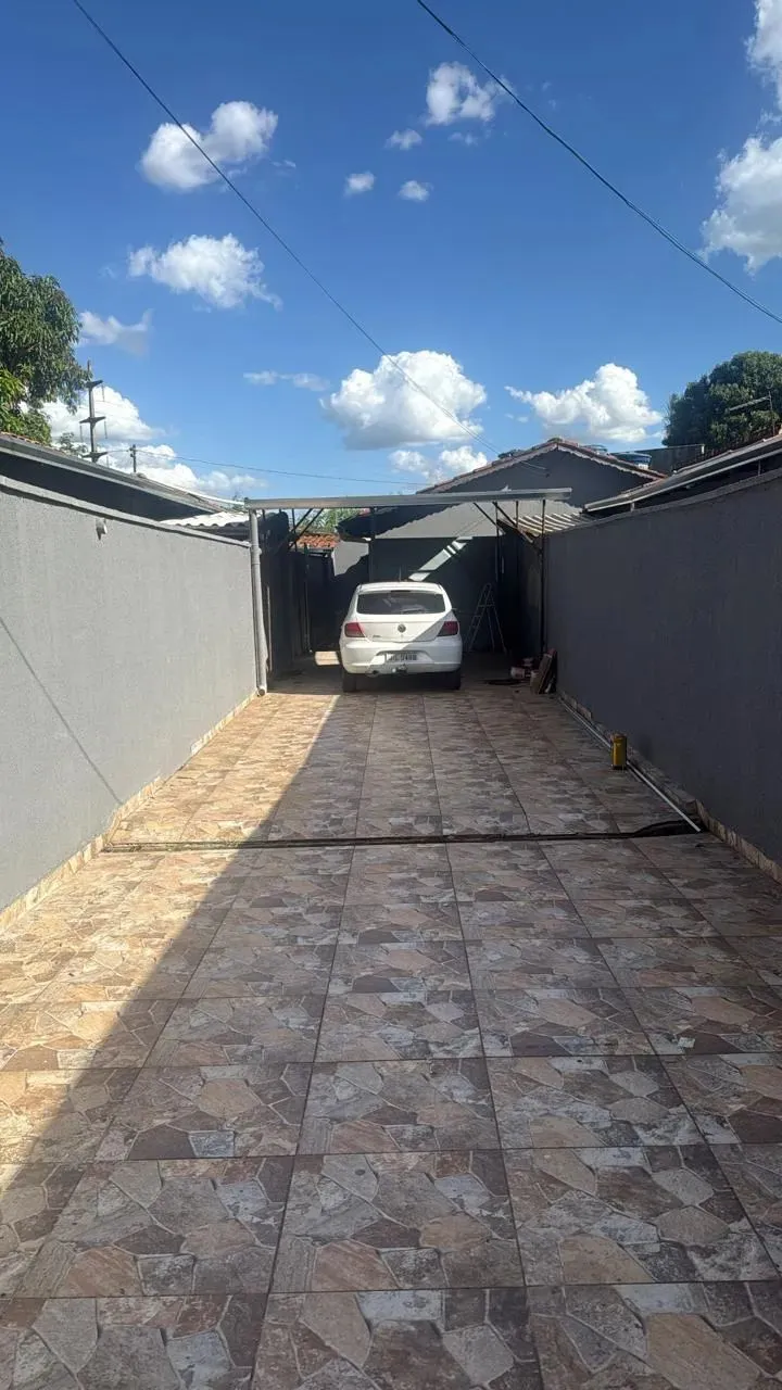 Côrtes imobiliária aluga BARRAÇÃO, sendo 2/4, em Vila Alzira - Aparecida de Goiânia - GO