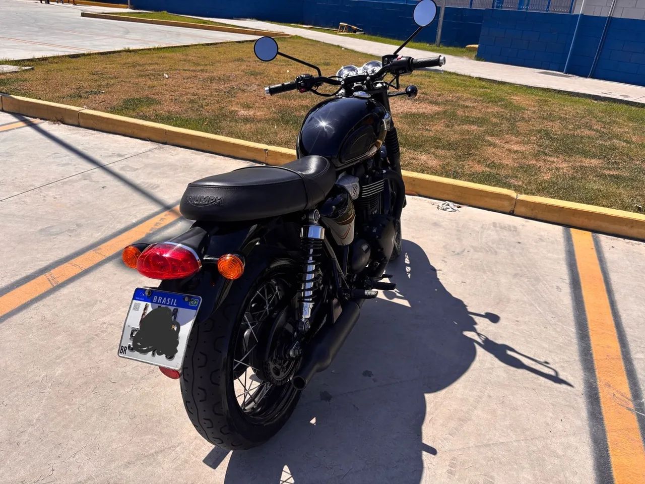 Triumph T100 Black - Foto 6