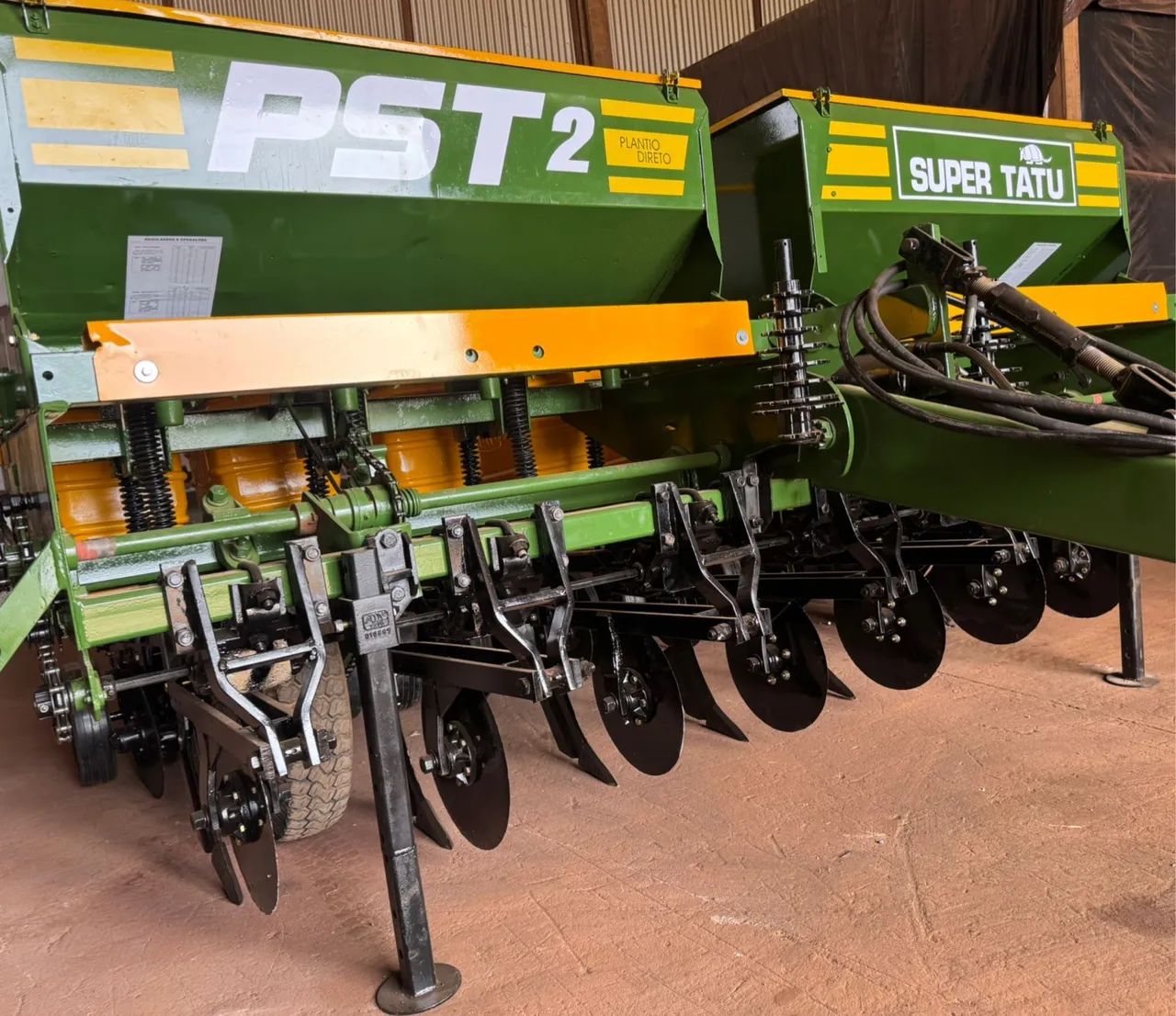Plantadeira 7 linhas, pronta para o plantio. - Foto 2