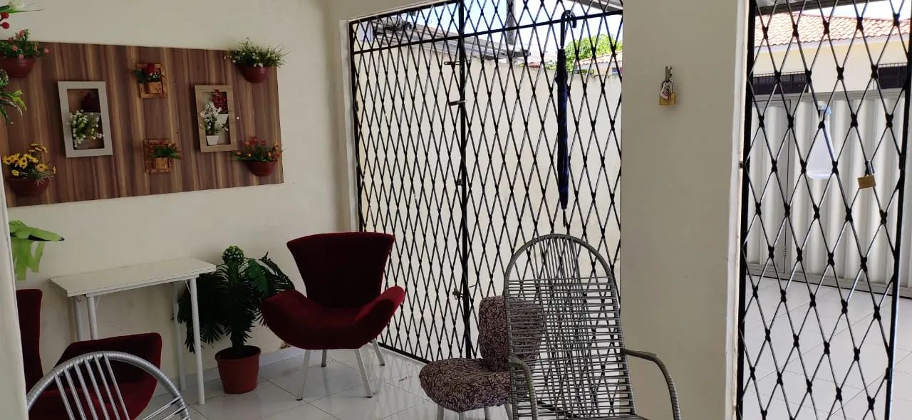 Casa para venda possui 128 metros quadrados com 3 quartos em Mangabeira - João Pessoa - PB