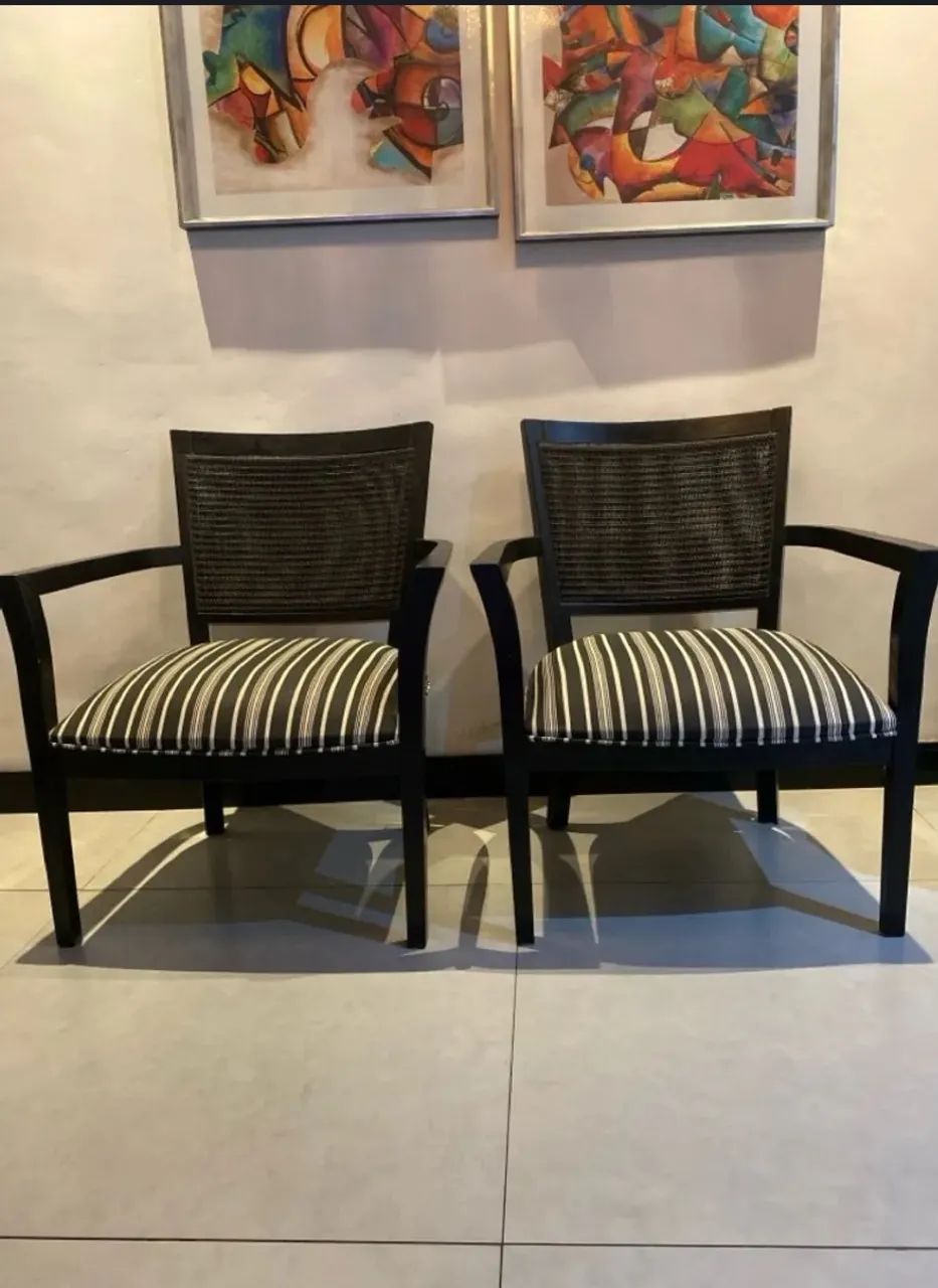  Conjunto de Cadeiras de madeira recém estofadas - Foto 4