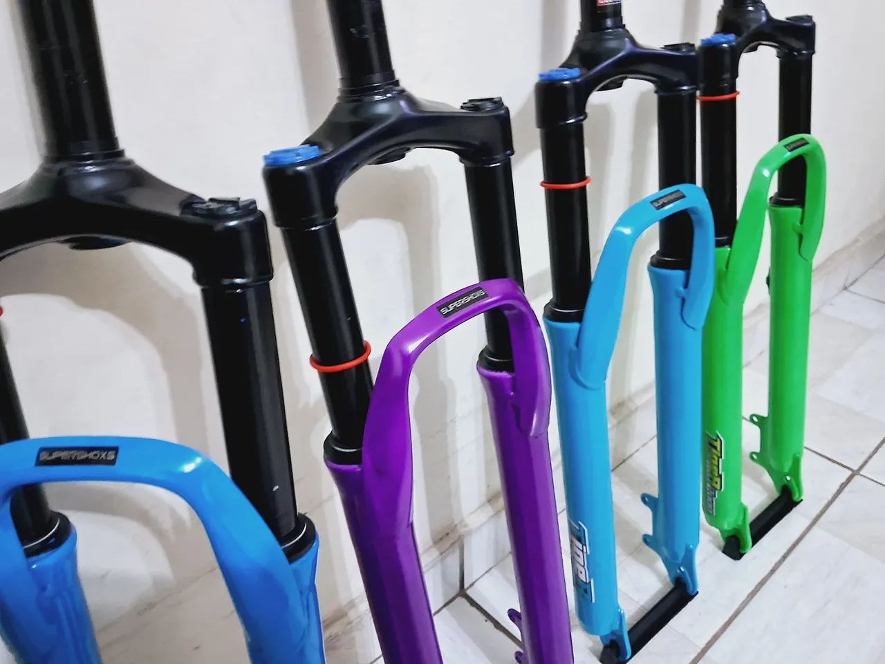 Suspensão para Bike - 26/27,5/29, sem trava NOVA - Foto 3