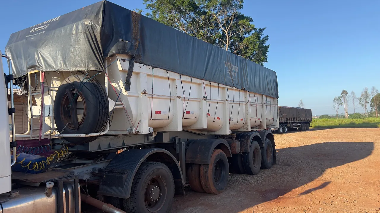 Carreta Caçamba Canguru Randon