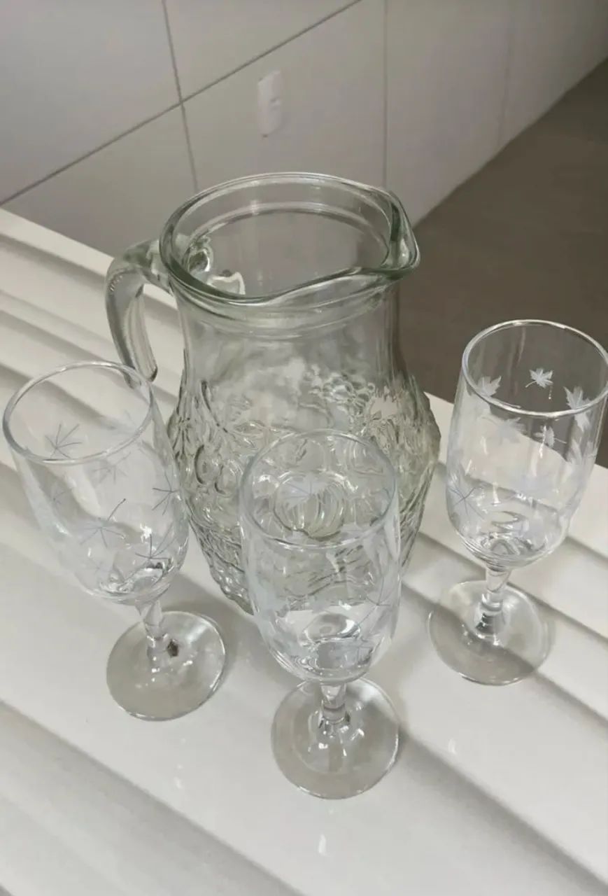 Conjunto de taças e jarra decorada 750ml - Foto 3