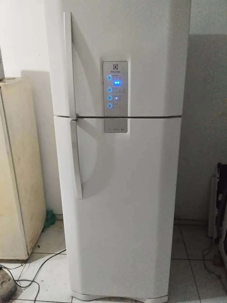 Geladeira Electrolux com painel digital