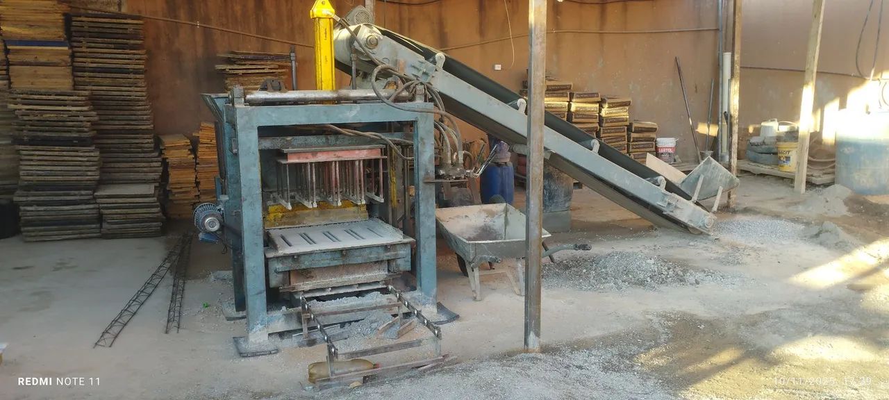 Selling concrete block factory