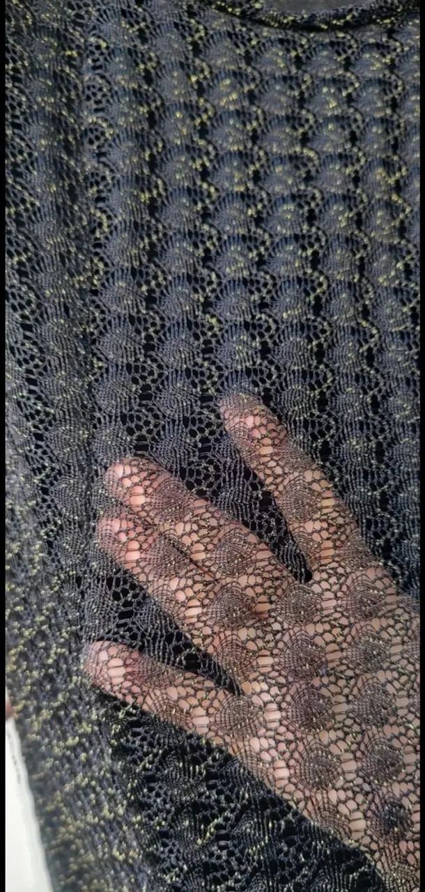 Vestido Preto em Renda com Fios Dourado - Foto 5