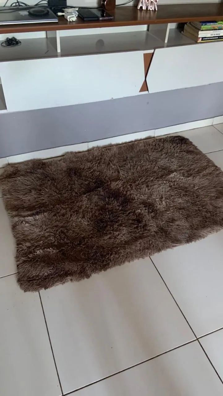 Tapete Peludo Marrom grande