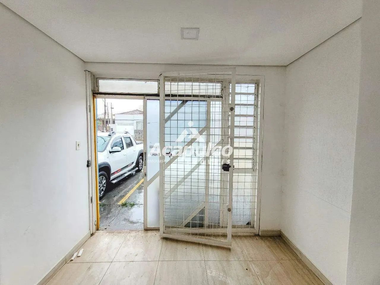 Sala comercial para alugar com 102 m² e 02 vagas de garagem no Centro de Americana/SP