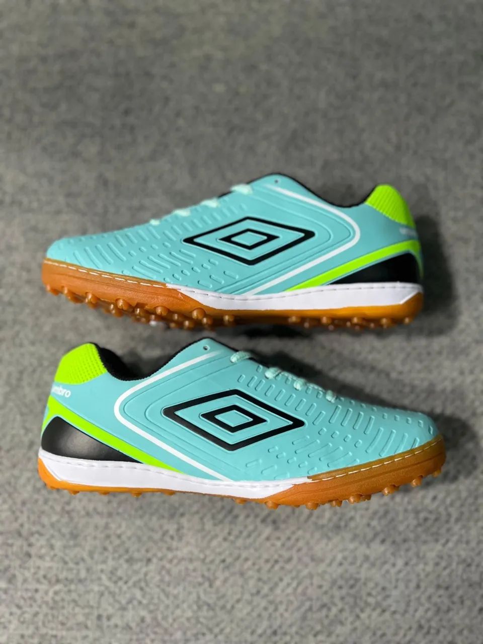 Chuteira Umbro Society - Conforto e Desempenho! - Foto 4