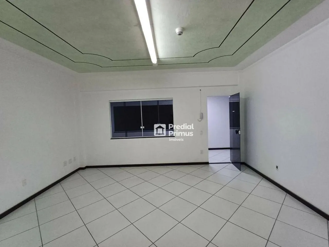 Sala para alugar, 27 m² por R$ 919/mês - Conselheiro Paulino - Nova Friburgo/RJ