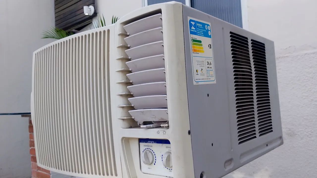 Ar Condicionado de Janela 12000 BTUs Bem conservado. - Foto 2