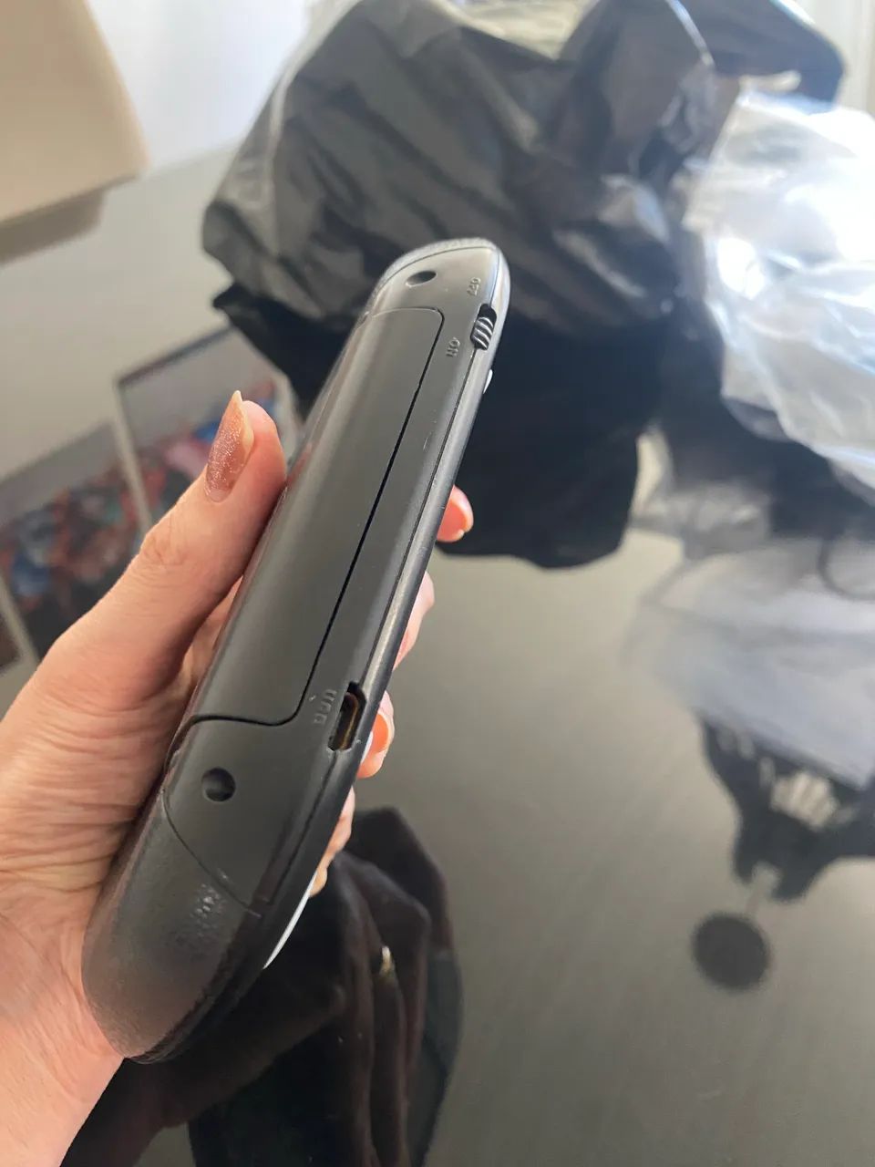 Mini Teclado Portátil Sem Fio com Luz de Fundo e Touchpad Integrado  - Foto 2