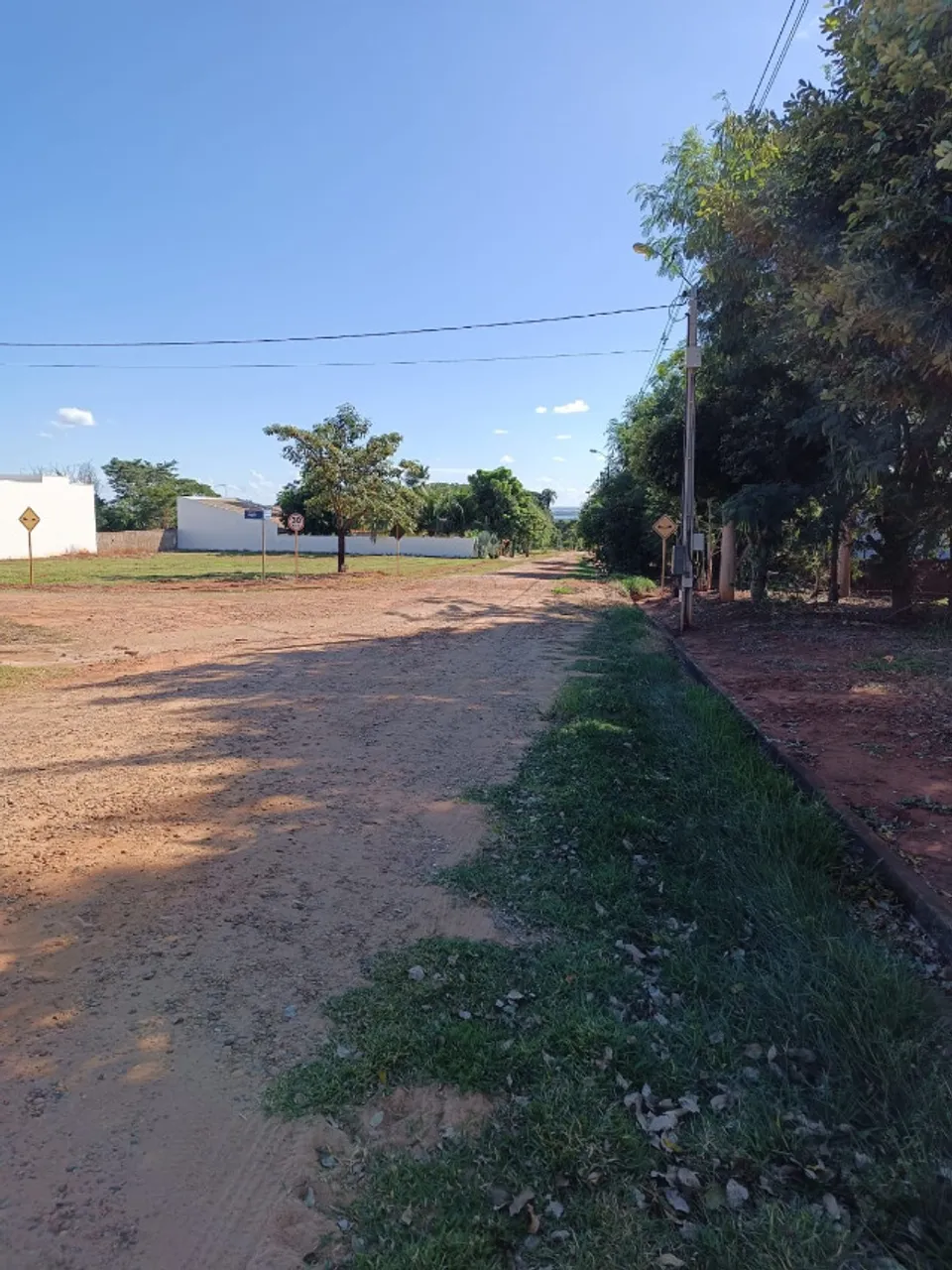 TERRENO EM RESIDENCIAL FECHADO NA BEIRA DO RIO PARANÁ