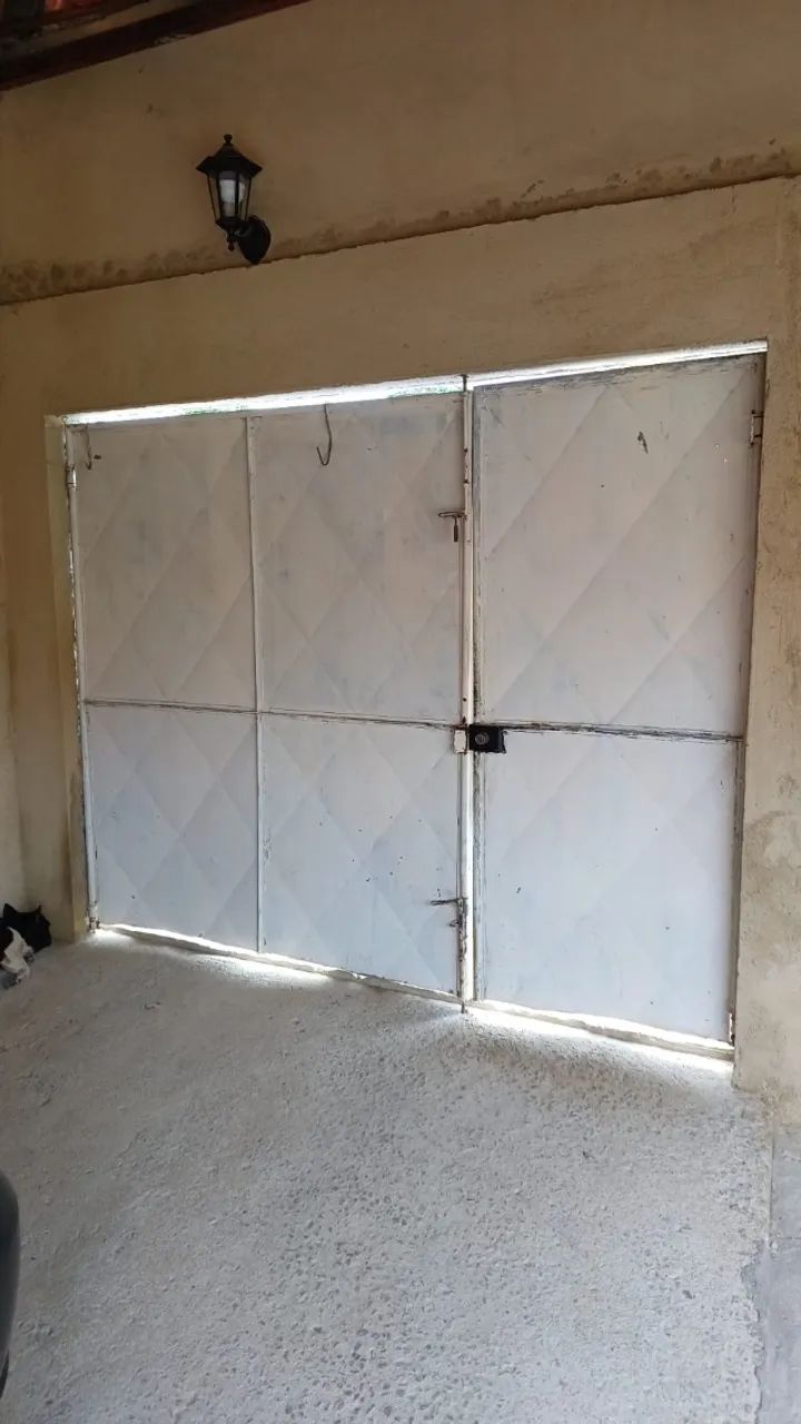 Portão de Ferro Usado - 2 Folhas - 2,38m x 1,88m (aprox.) - Ótimo para reutilização