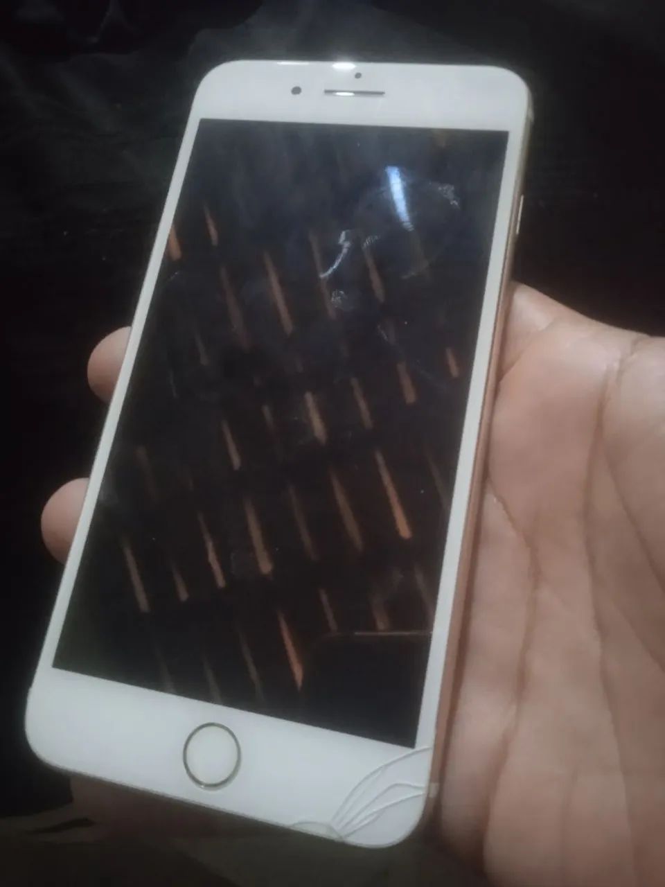 iPhone 7 plus. Leia anúncio 