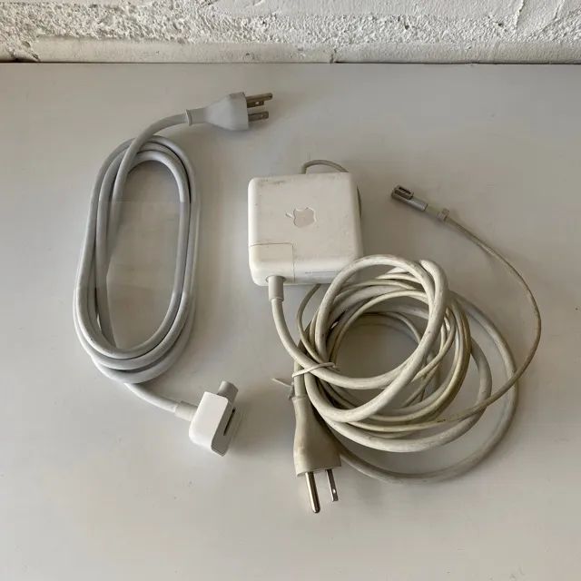 Ref.052 Carregador de Macbook Pro usado em perfeito estado e funcionamento