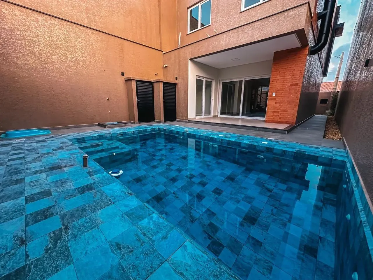 Sobrado Auto Padrão com 3 dormitórios à venda, 130 m² por R$ 1.250.000 - Centro - Barra Ve
