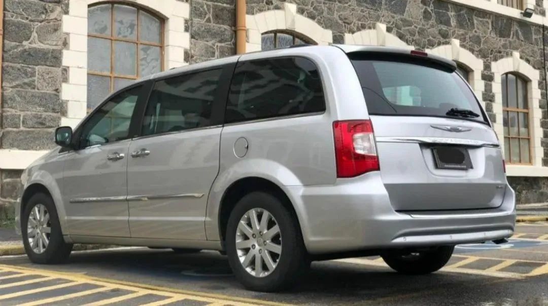 Chrysler Town Country Limited 3.6 Gasolina Completa Blindada Oportunidade  - Foto 3
