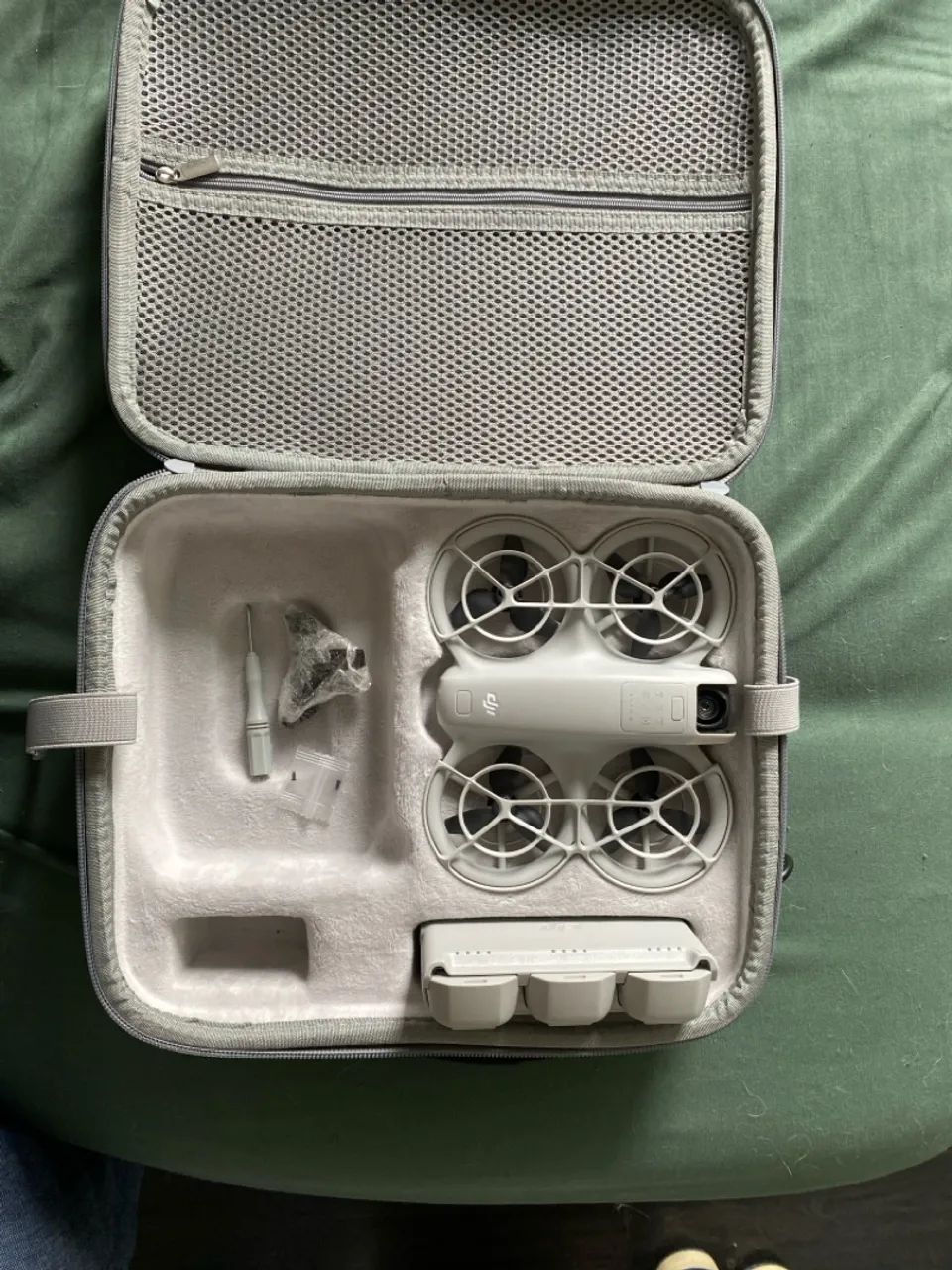Drone DJI Neo Fly Mor + Hub original e baterias 