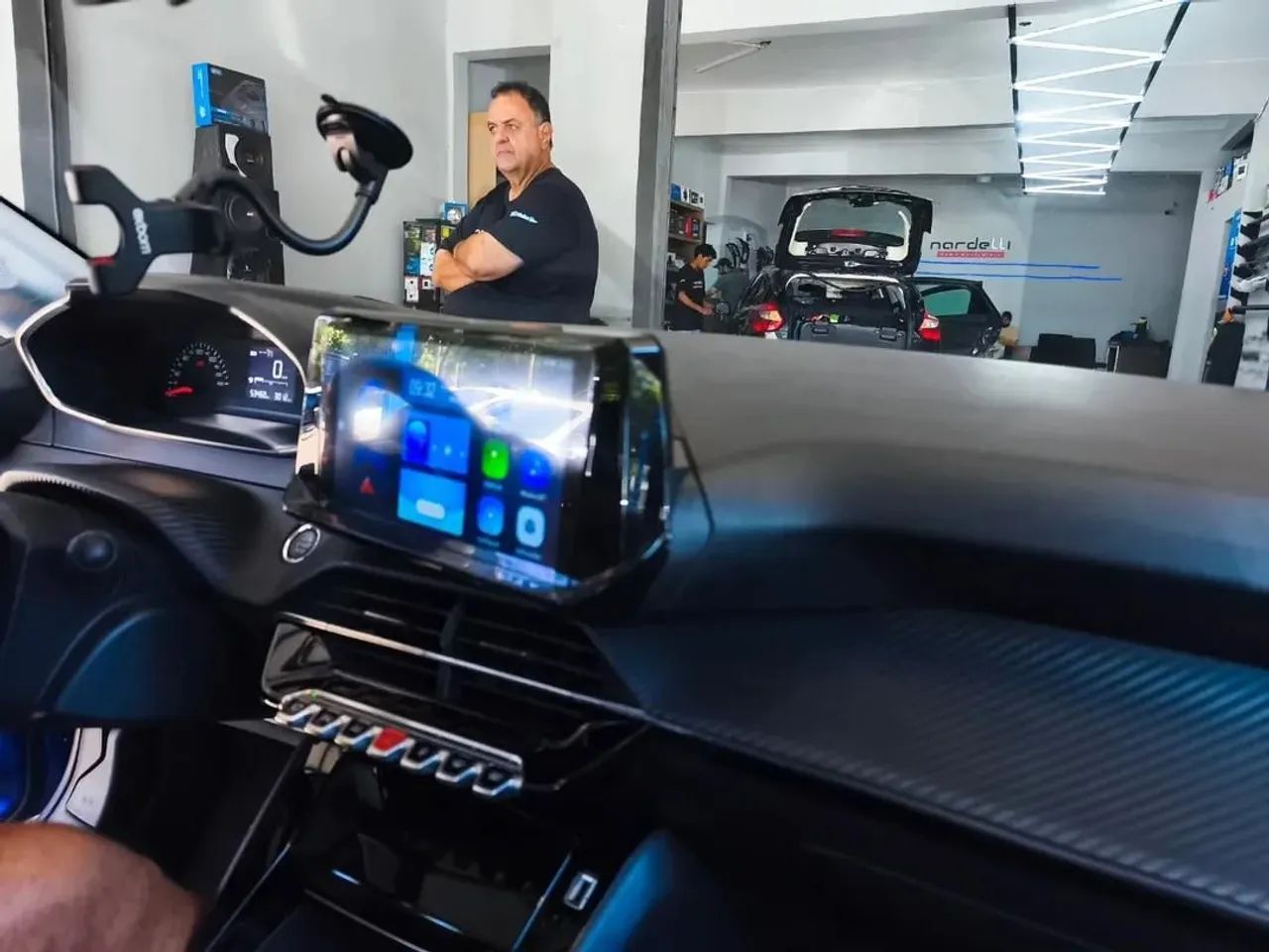 Multimídia Android 9 polegadas Carplay sem fio Android auto Peugeot 208 23 a 25 - Foto 2