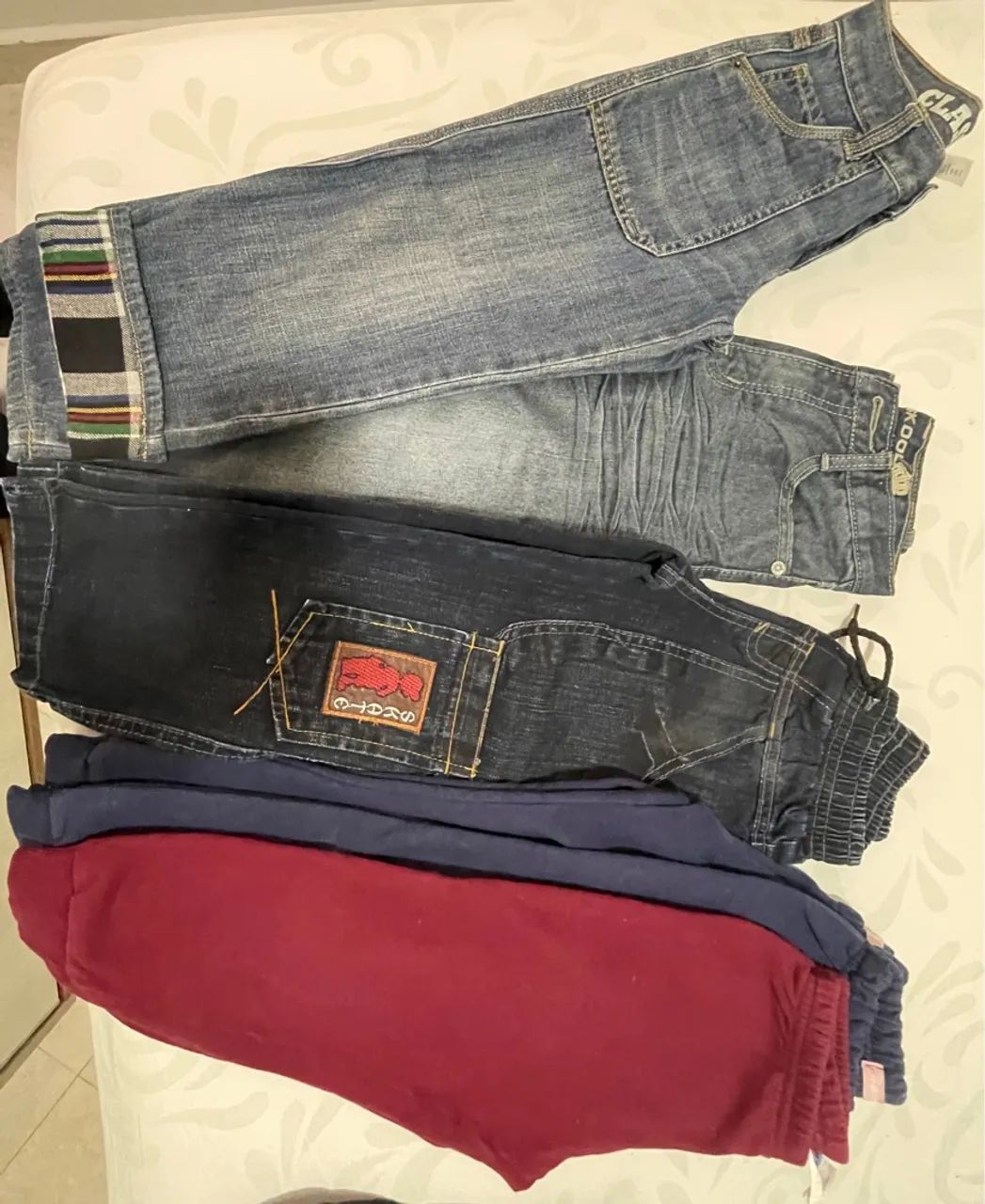 Lotes de calças e bermudas e camisetas infantis