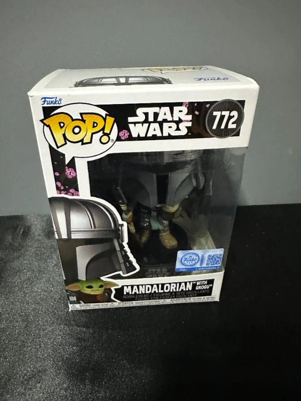 Funko Pop Mandalorian With Grogu 772 - Foto 2