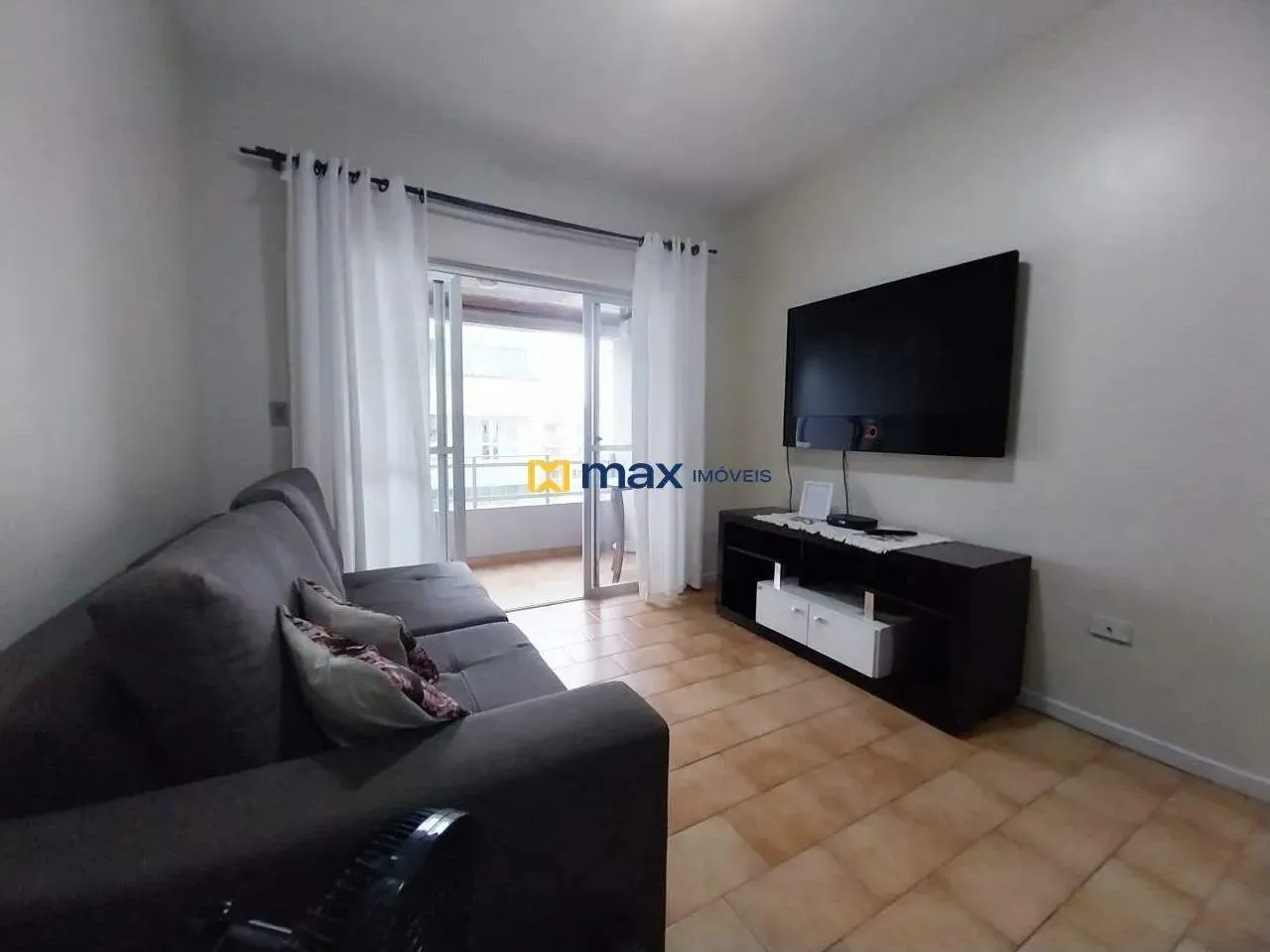 Apartamento para alugar no Centro de Balneário Camboriú 3 minutos de carro do mar!