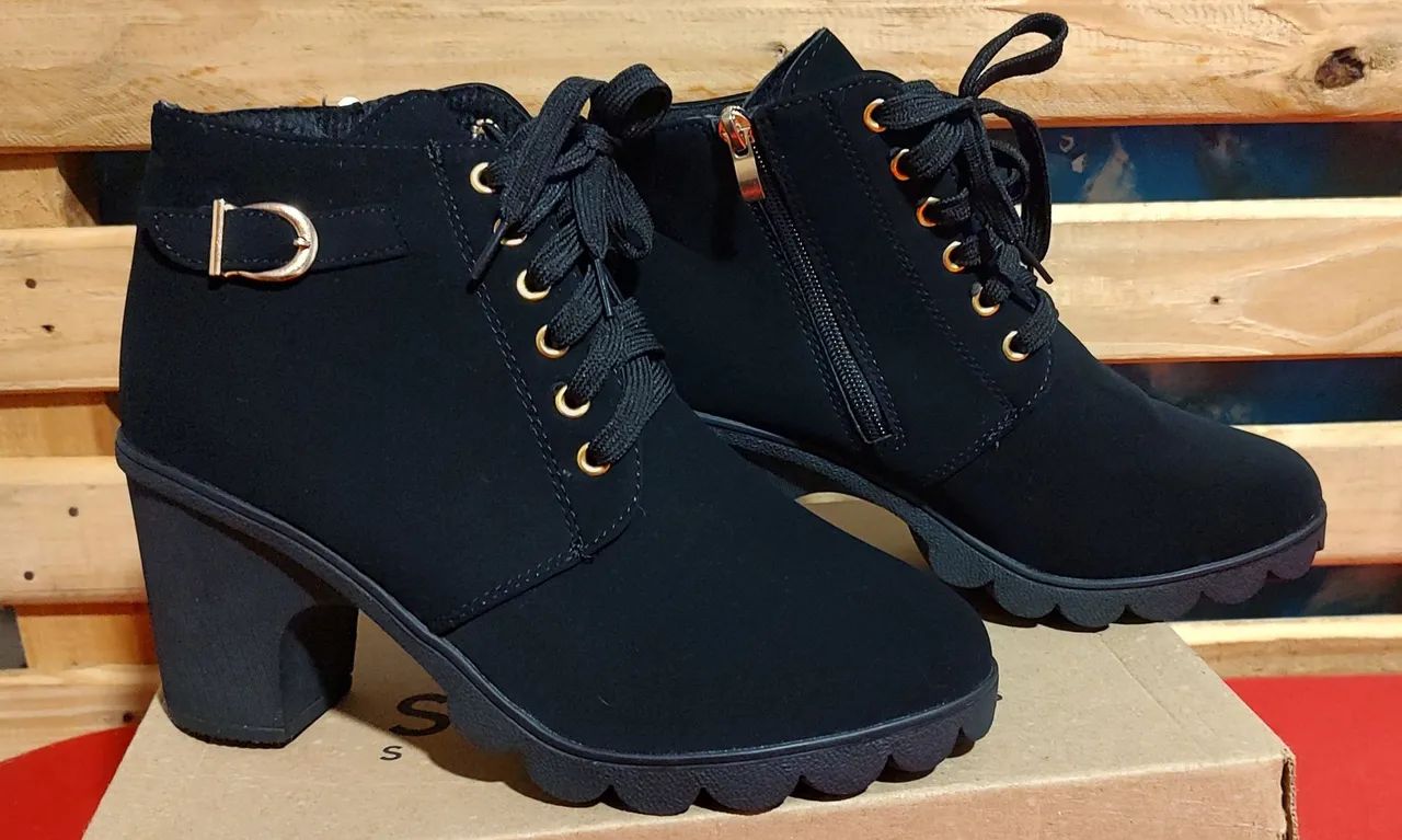 Bota Feminina Preta estilo camurça NOVA.