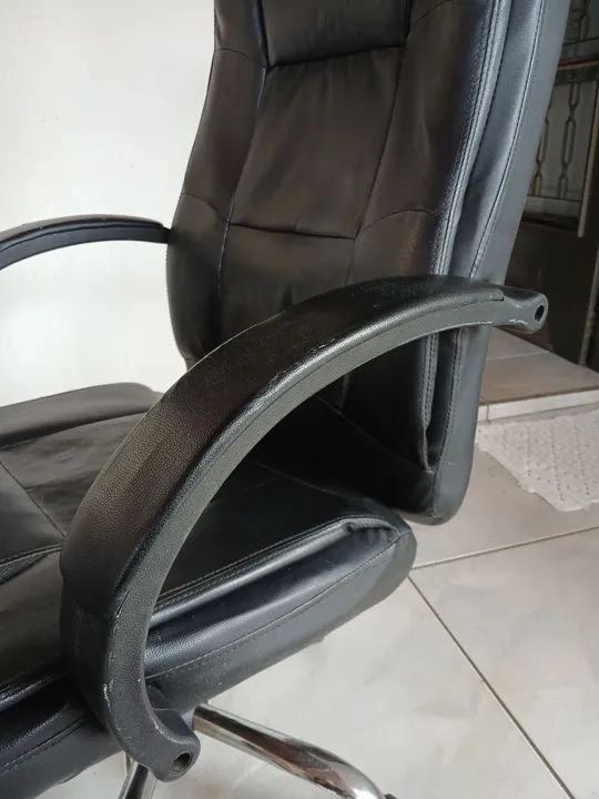 Cadeira de Escritório Giratória Presidente - Foto 4