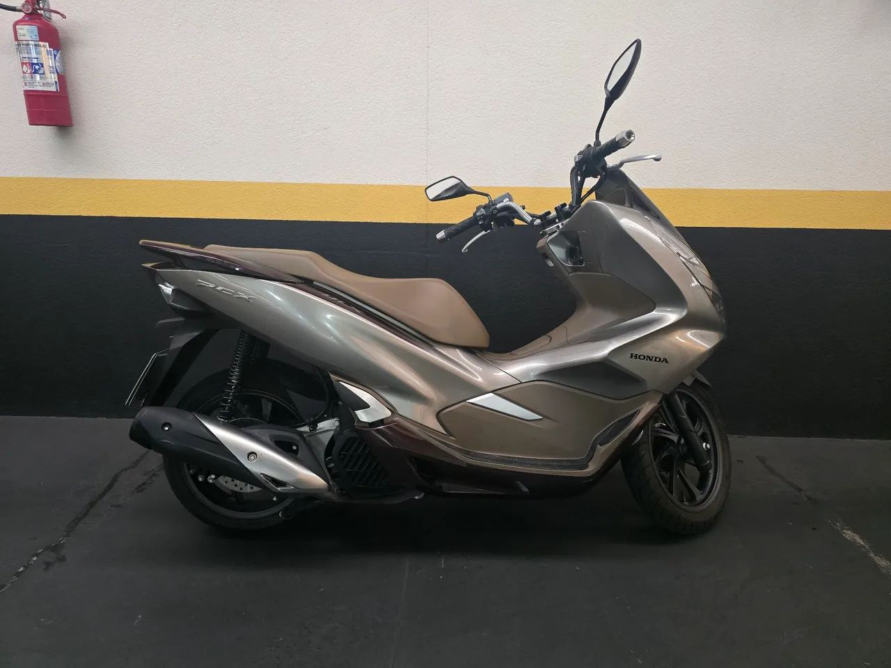 PCX DLX ABS 2022 **3MIL KM** - Foto 2