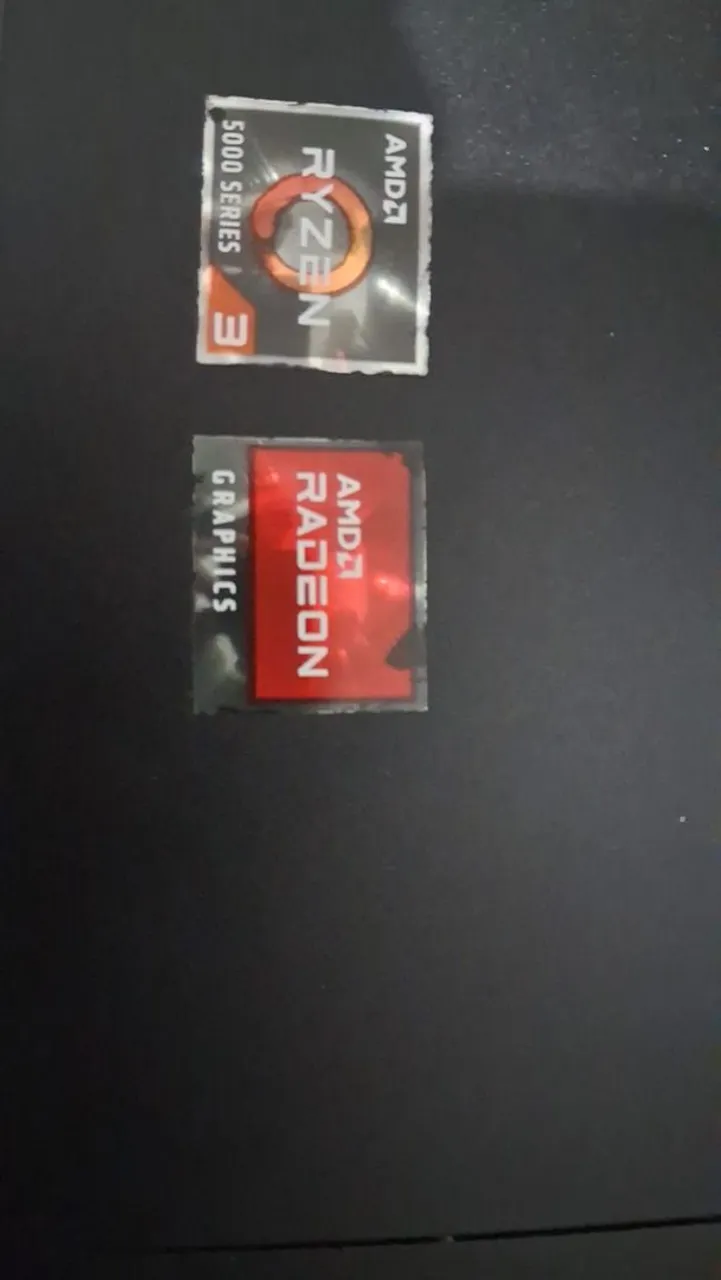 Notebook com AMD Ryzen 3 e Radeon Graphics