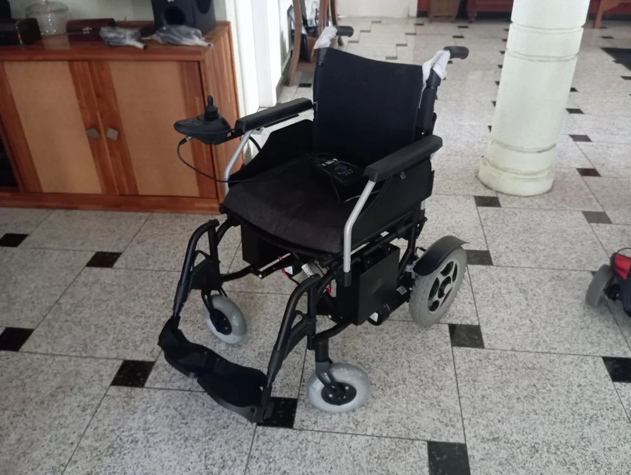 Cadeira de Rodas Elétrica - Nova