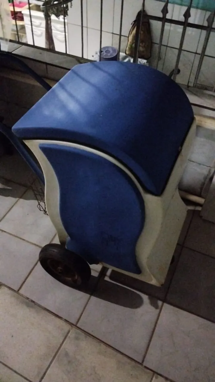 Carrinho de Yakult, ou picolé.