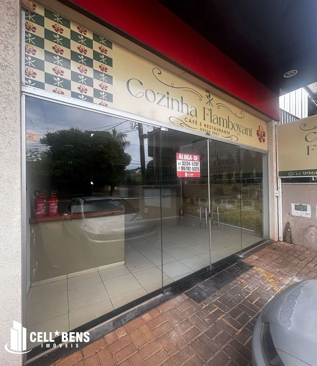 Prédio comercial na Galeria Flora Center no Vila Flora