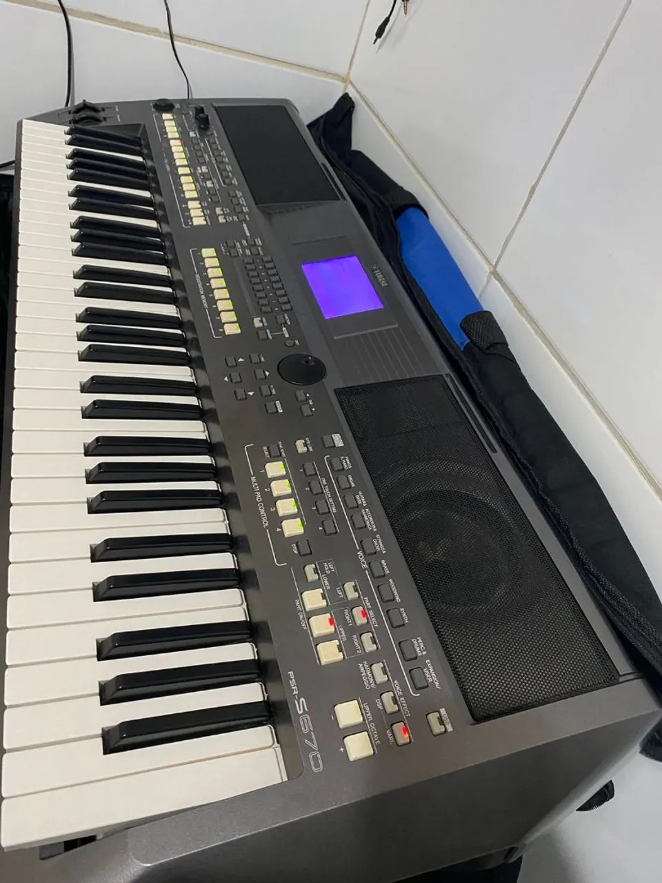 Teclado Yamaha PSR-S670